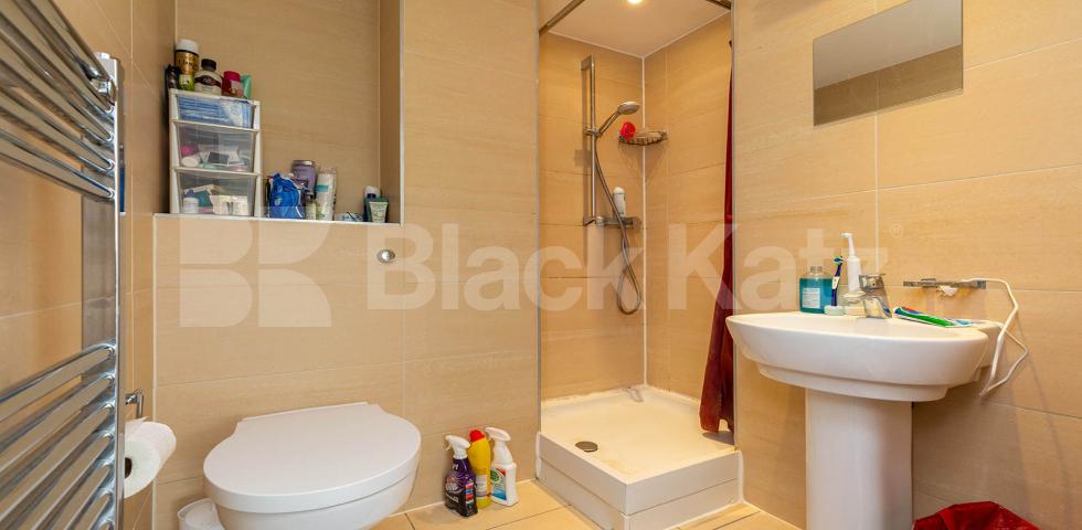 Modern two double bedroom two bathroom with balcony near tube  York Way, Caledonian Road